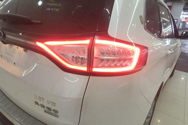 Used Ford Edge 2018 EcoBoost 245 Two-Wheel-Drive Titanium 7-Seater China VI Standard
