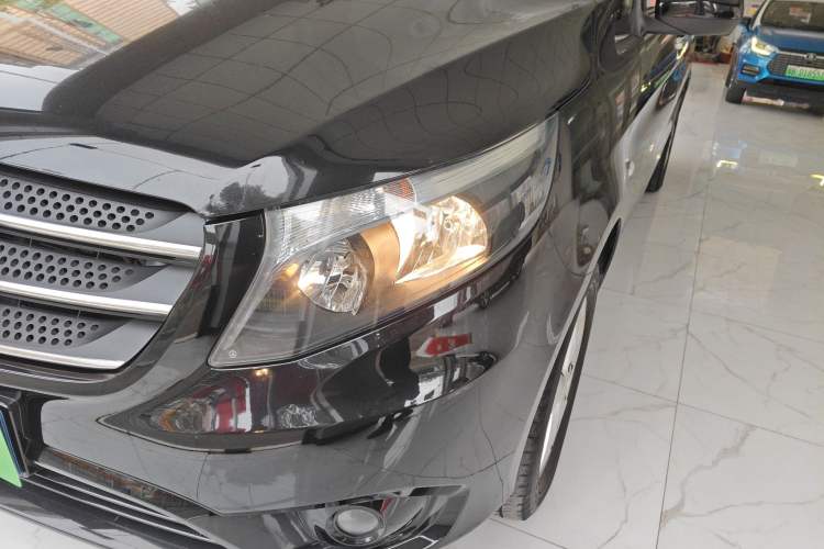 Used Mercedes-Benz Vito 2018 2.0T Elite Version 7 Seats China VI Emission Standard