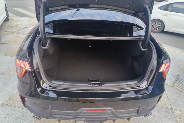 Used Lynk & Co 03 2020 1.5TD DCT JingPro Edition
