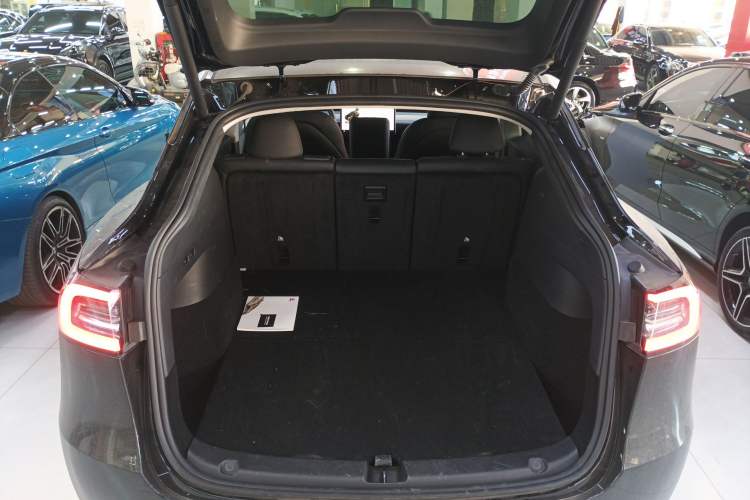 Used Tesla Model Y 2023 Rear-Wheel-Drive Version