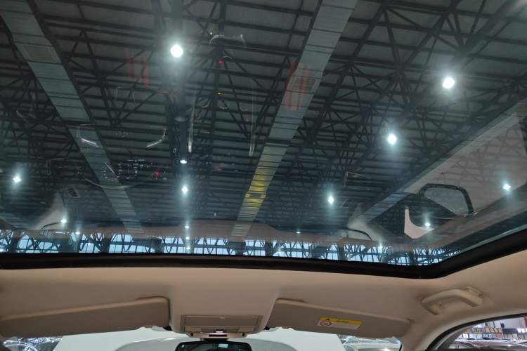 Used Land Rover Discovery Sport 2019 240 PS SE Version China VI Standard
