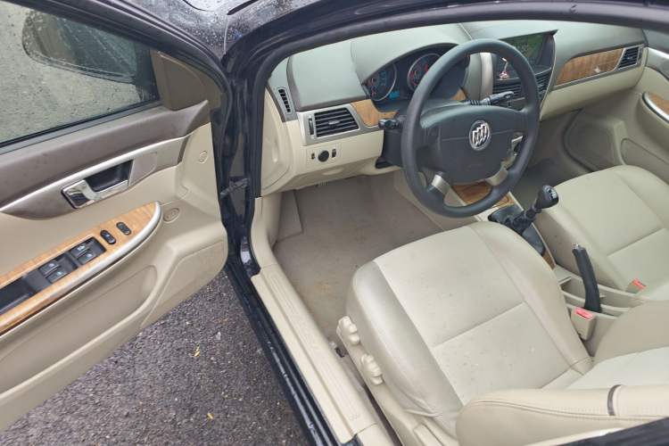 Used Buick Excelle 2015 1.5L Manual Classic Trim
