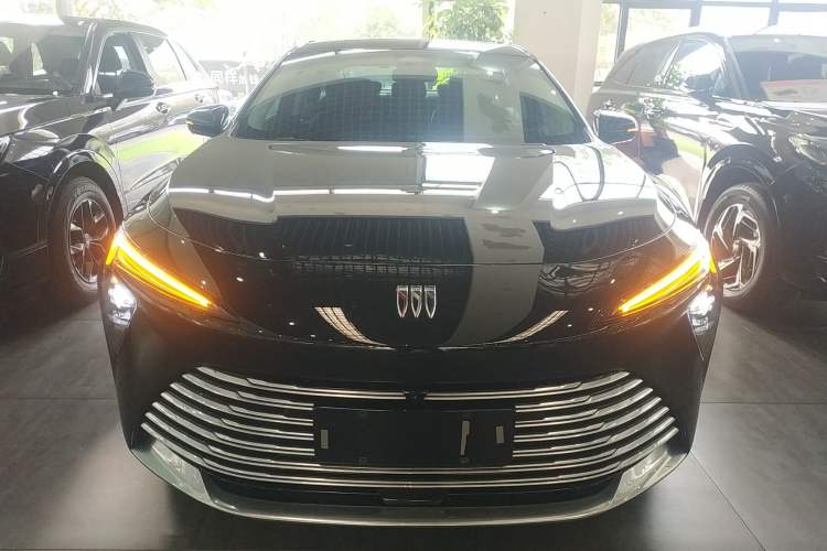 Used Buick LaCrosse 2025 28T Platinum Edition
