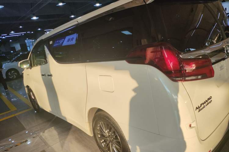 Used Toyota Alphard 2021 Dual-Engine 2.5L Prestige Edition
