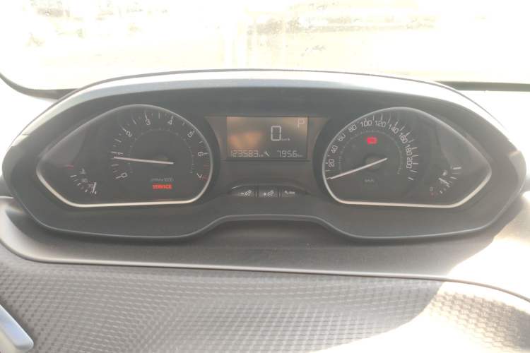 Used Peugeot 2008 2014 1.6L Automatic Fashion Edition