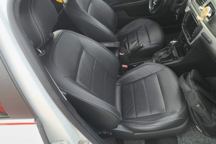 Used Volkswagen Gran Lavida 2015 230TSI DSG Comfort Edition
