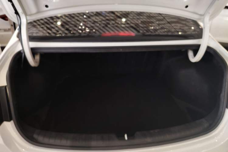 Used Hyundai Celesta 2017 1.6L Manual Enjoyment Edition GLS
