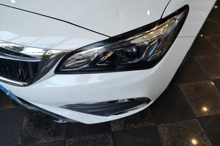 Used Buick Verano 2019 Sedan 20T Dual-Clutch Leading Model
