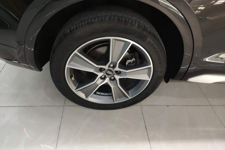 Used Audi Q5L 2022 Updated 45T Luxury Dynamic Version
