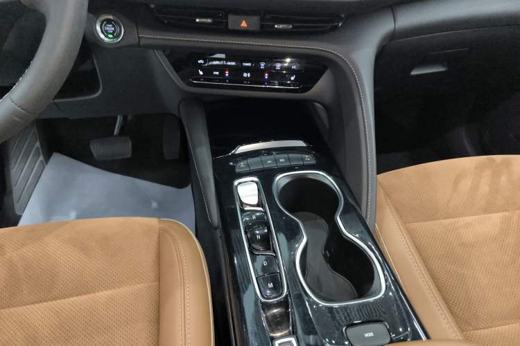 Used Buick Envision 2020 Encore S 652T Two-Wheel Drive Luxury Model
