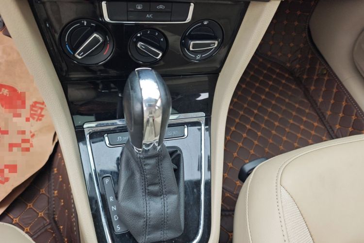 Used Volkswagen Bora 2015 Value Edition 1.6L Automatic Comfort Version
