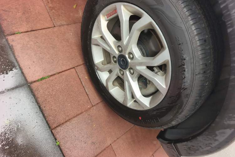 Used Haval H2s 2017 Red-Label 1.5T Dual-Clutch Elite Model
