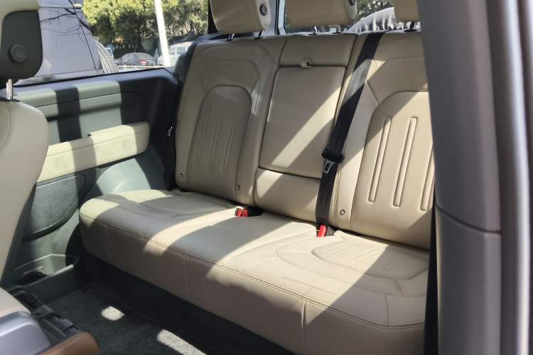 Used Land Rover Defender 2022 90 2.0T P300 Tiger-Power Ambition Edition