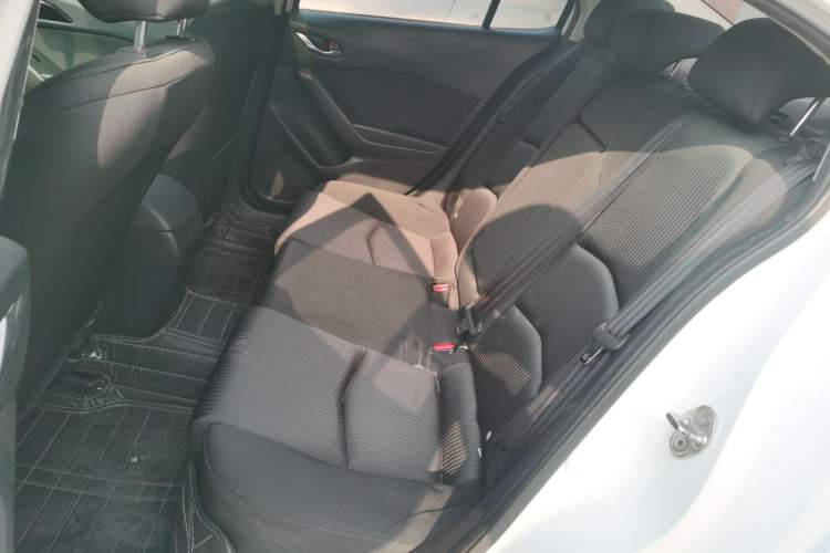 Used Mazda Mazda 3 Axela 2016 Sedan 1.5L Automatic Luxury Model
