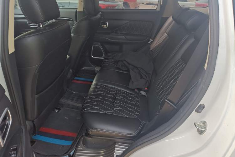 Used Mitsubishi Outlander 2020 2.0L Two-Wheel Drive Comfort Edition 5 Seats
