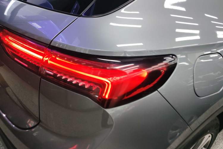 Used Buick Envision 2022 Encore S 552T Two-Wheel-Drive Luxury Model
