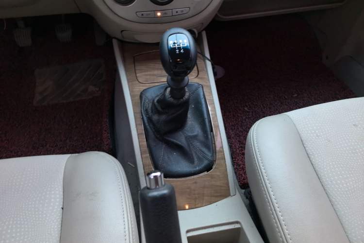 Used Buick Excelle 2015 1.5L Manual Classic Trim
