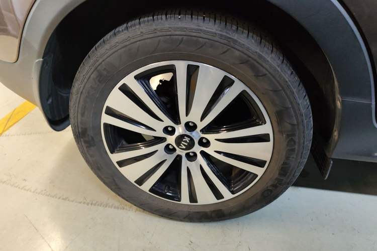 Used Kia Sportage R 2015 2.0L Automatic Two-Wheel Drive DLX Model
