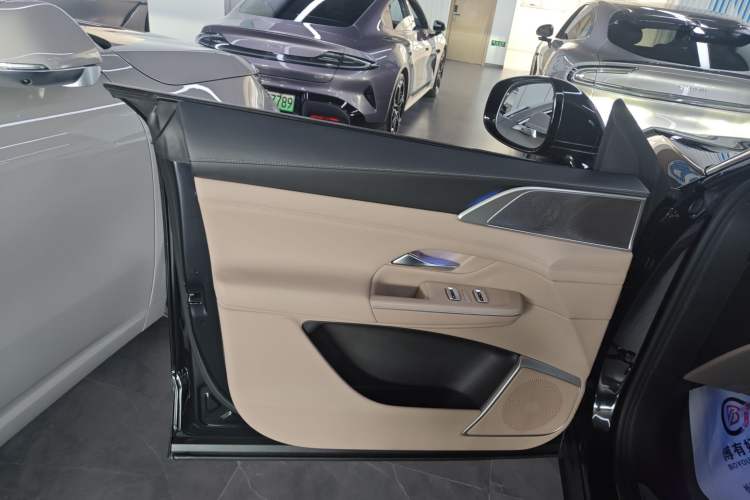 Used XPeng G9 2025 725 with Ultra-Long Range Max
