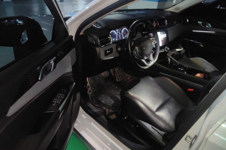 Used Lynk & Co 02 2018 1.5T DCT Two-Wheel Drive Pro Version China V Emission Standard
