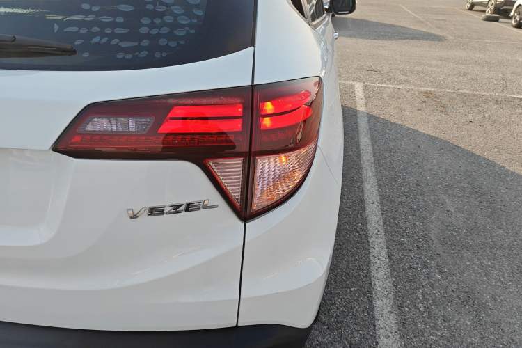 Used Honda Vezel 2017 1.8L CVT Front-Wheel Drive Pioneer Edition
