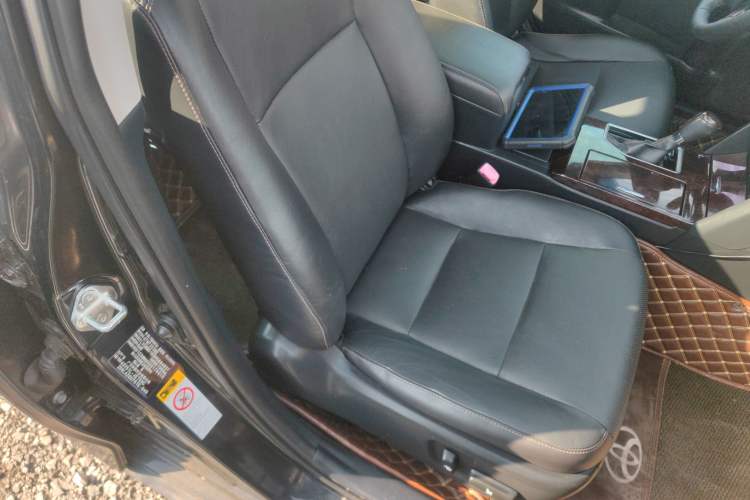 Used Toyota Camry 2016 2.0G 10th Anniversary Leading Edition
