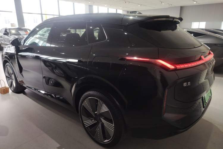 Used Lynk & Co 08 EM-P 2025 120km Long-Range Plus
