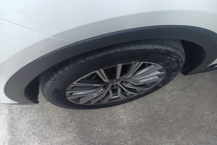 Used JETOUR X70 PLUS 2023 1.5T DCT Brave PLUS 5-Seater
