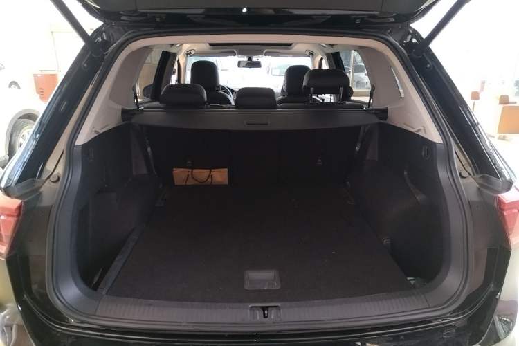 Used Volkswagen Tiguan L 2021 330TSI Automatic Two-Wheel Drive Smart Edition