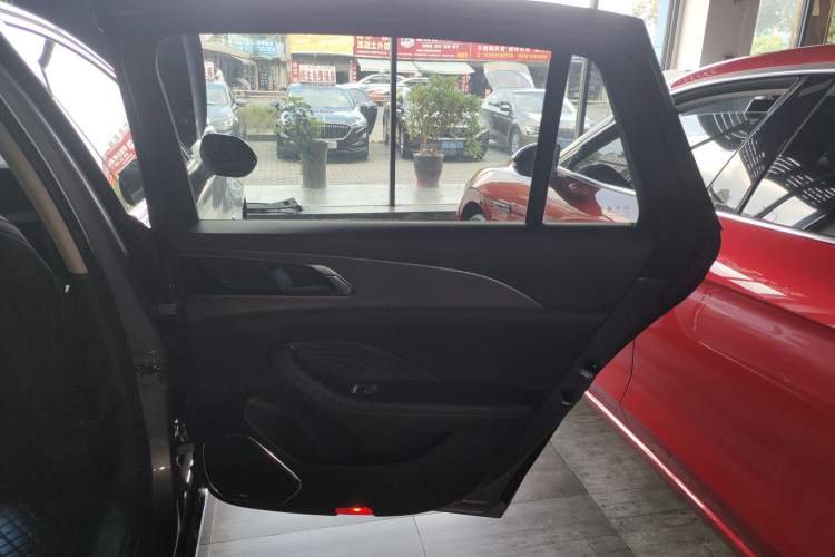 Used Hongqi H5 2023 1.5T DCT Smart Connect Flagship Edition
