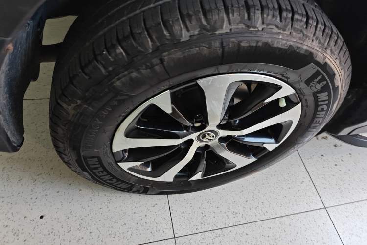 Used Toyota RAV4 2019 2.0L CVT Two-Wheel Drive Pioneer Edition China VI Standard