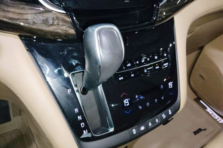 Used Buick GL8 2018 ES 28T Flagship Model China VI Standard
