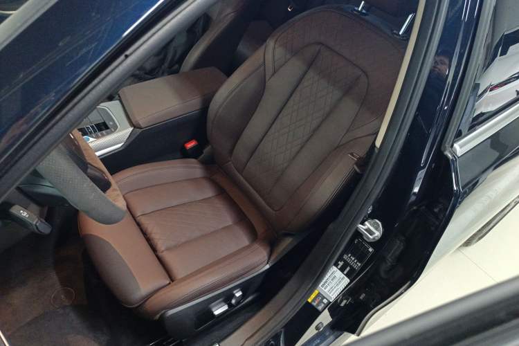 Used BMW i3 2022 eDrive 35 L
