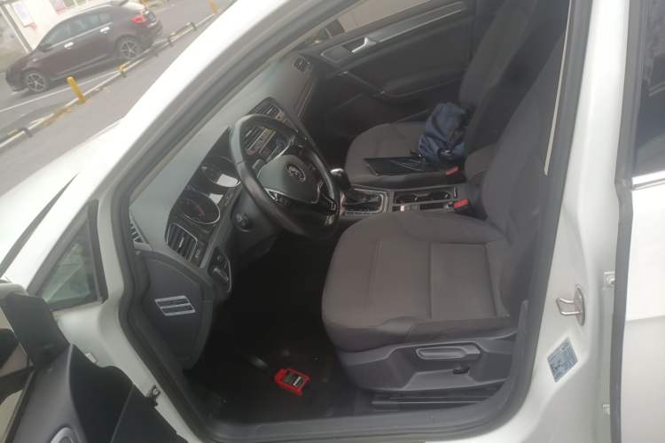 Used Volkswagen Golf 2017 230TSI Automatic Comfort Edition – Celebrating Milestone of One Million Units
