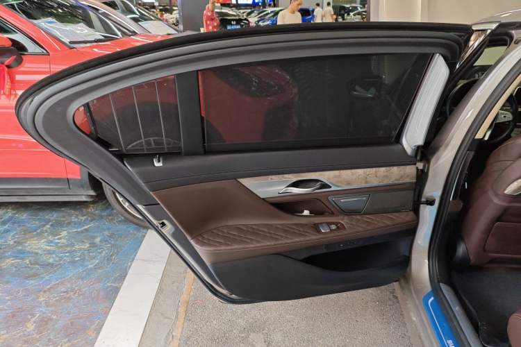 Used BMW 7 Series 2021 740Li Leading Edition Luxury Package
