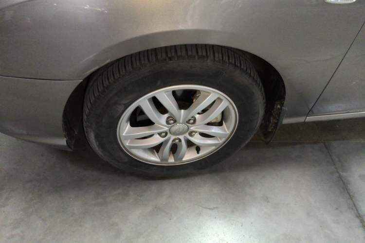 Used Hyundai Celesta 2015 1.6L Automatic Comfort Model
