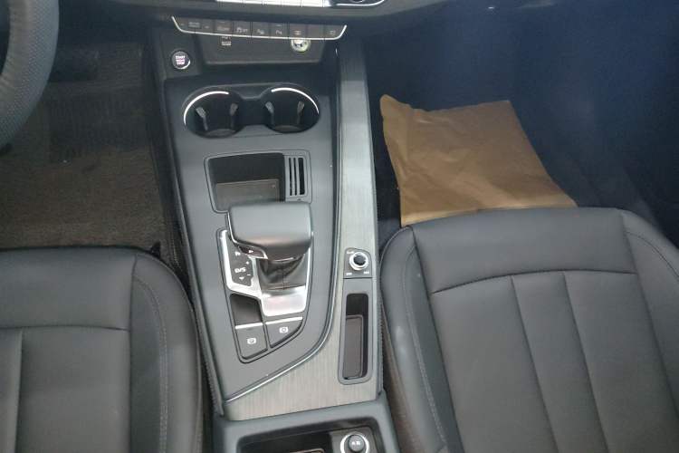 Used Audi A4L 2022 40 TFSI Luxury Prestige Edition
