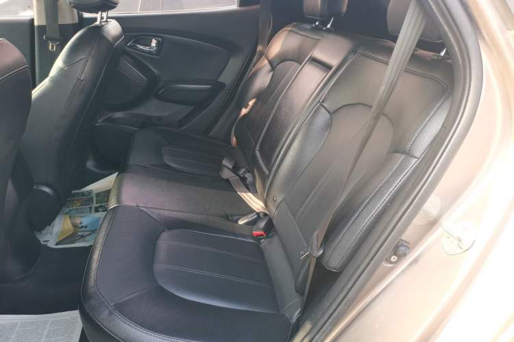 Used Hyundai ix35 2013 2.0L Automatic Two-Wheel Drive Smart GLS China IV Standard
