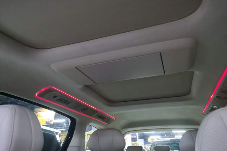 Used VOYAH Dream 2025 PHEV Four-Wheel-Drive Flagship Kunpeng Edition
