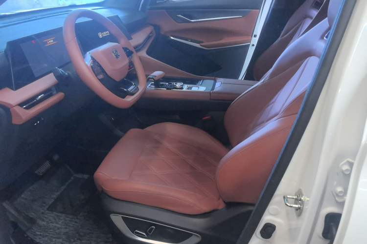 Used Changan CS75 PLUS 2023 3rd Generation 1.5T Automatic Prestige Model
