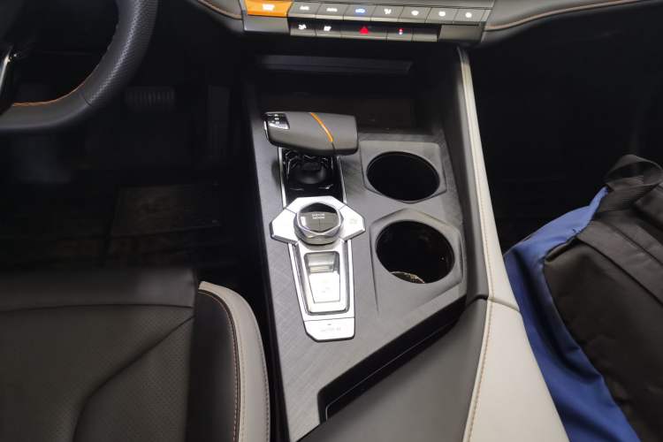 Used Changan UNI-V 2023 1.5T Prestige Model
