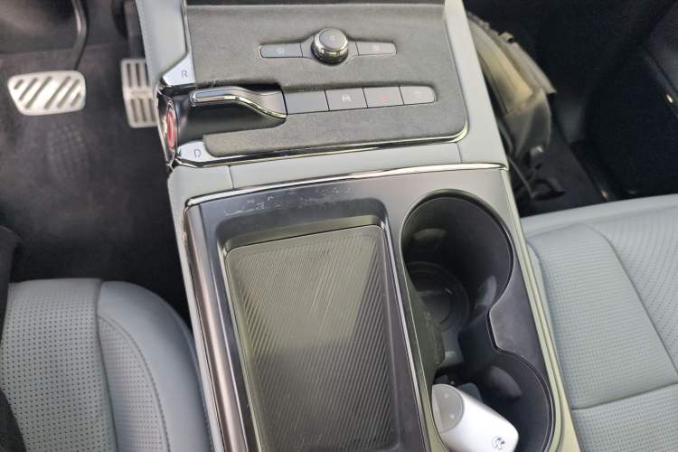 Used Nio ES8 2020 580 km Range Signature Edition Six-Seater Version
