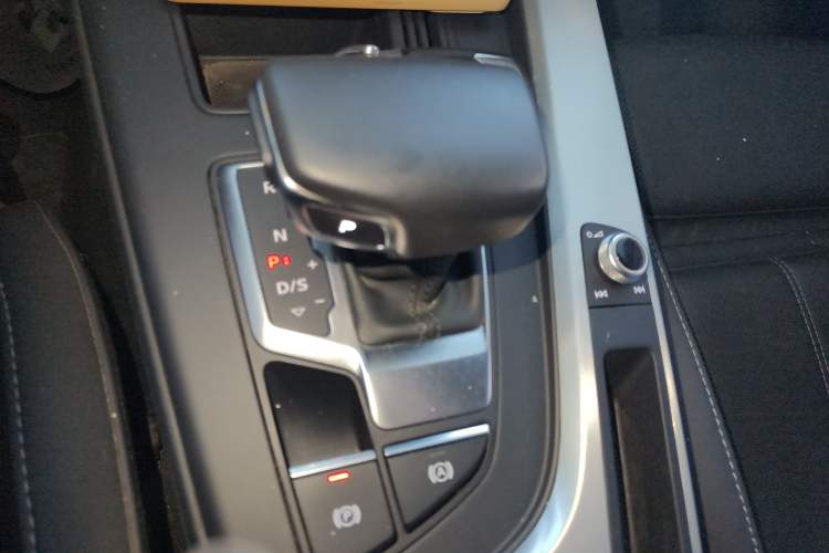 Used Audi A4L 2020 40 TFSI Fashion Dynamic Model
