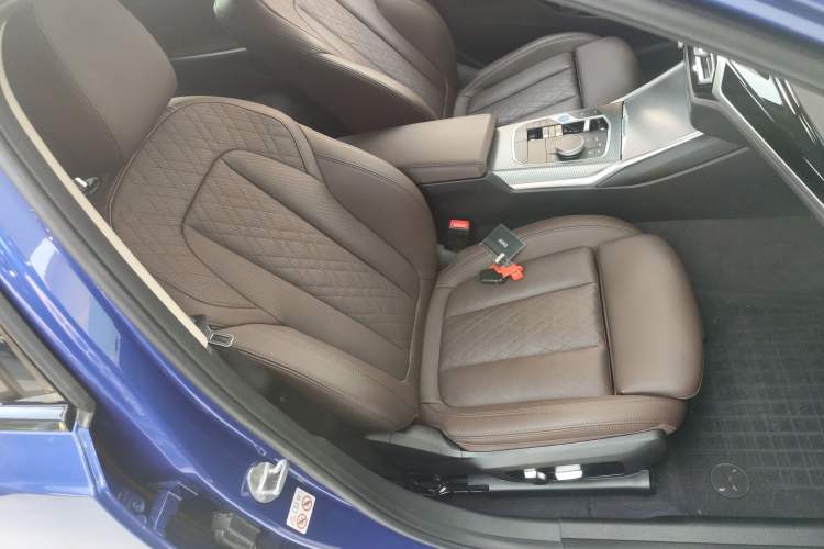 Used BMW i3 2023 eDrive 40 L Midnight Edition
