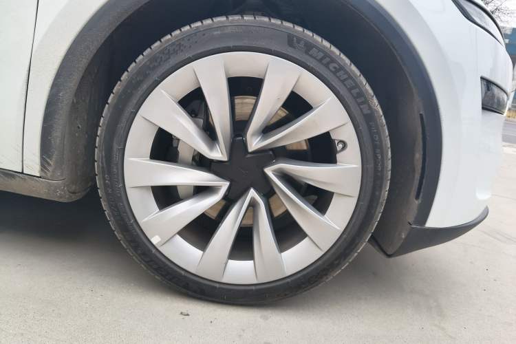 Used Tesla Model Y 2025 Rear-Wheel-Drive Version