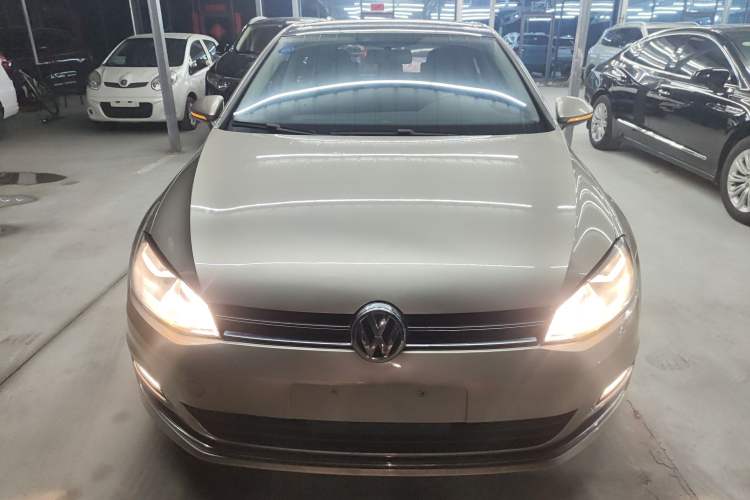 Used Volkswagen Golf 2015 1.6L Automatic Comfort Model
