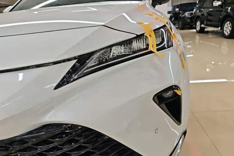 Used Toyota Venza 2022 Dual-Engine 2.5L CVT Two-Wheel Drive Luxury Edition
