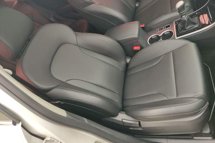 Used Haval H2 2017 Red-Label 1.5T Manual Two-Wheel Drive Comfort Model
