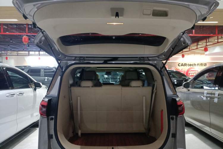 Used Buick GL8 2023 ES Lu Zun Deluxe Model
