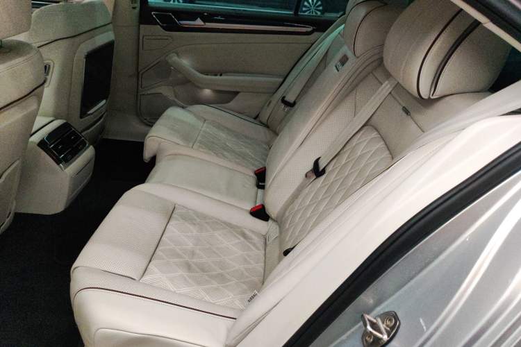 Used Volkswagen Phideon 2016 380TSI Two-Wheel-Drive Executive Version